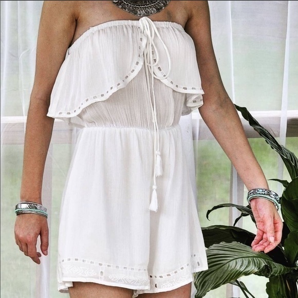 Lush Pants - Lush Halter Popover Eyelet Romper | Ivory
